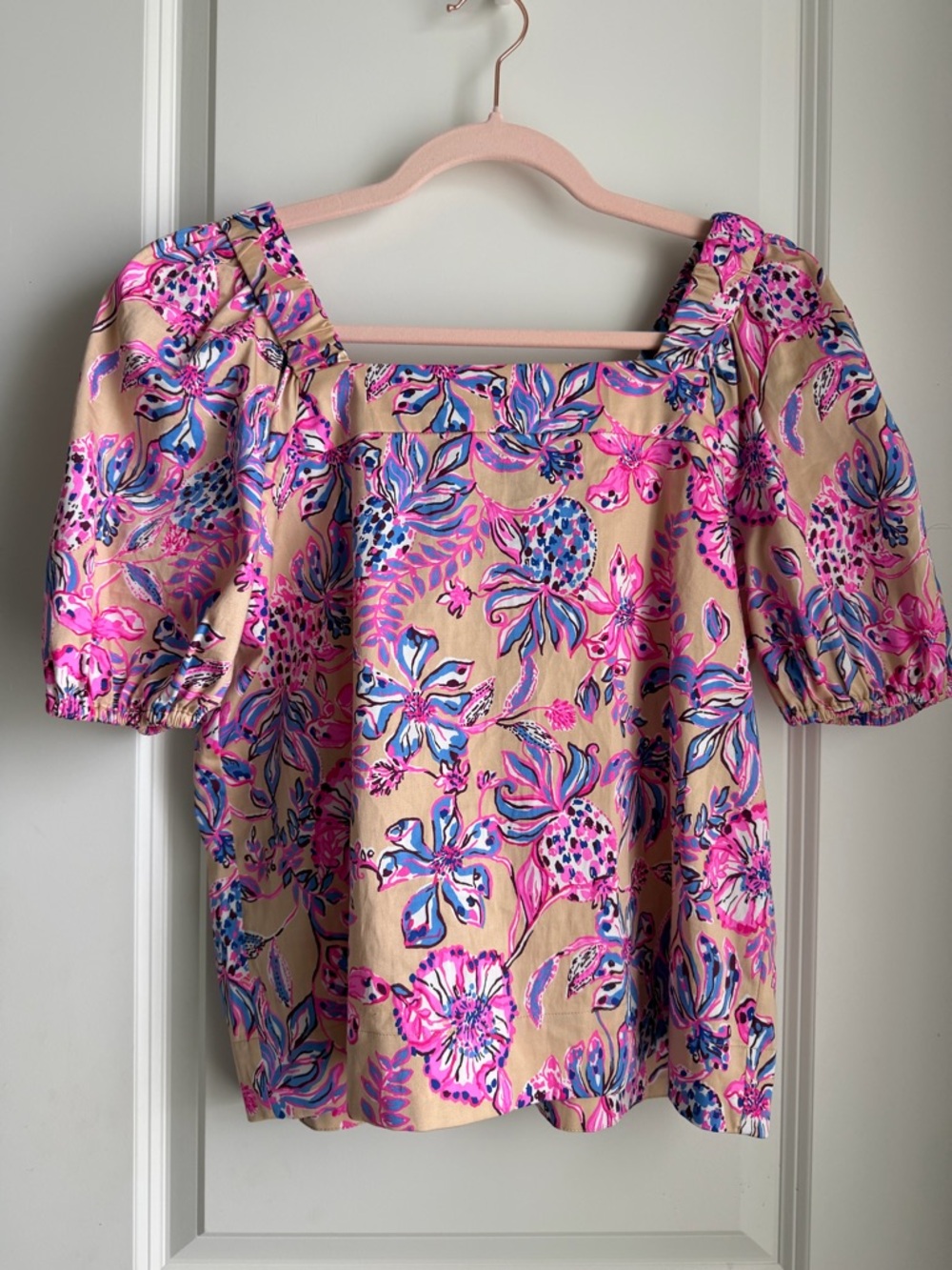 Lilly Pulitzer Beige Floral Puff-Sleeve Top with Pink and Blue Print